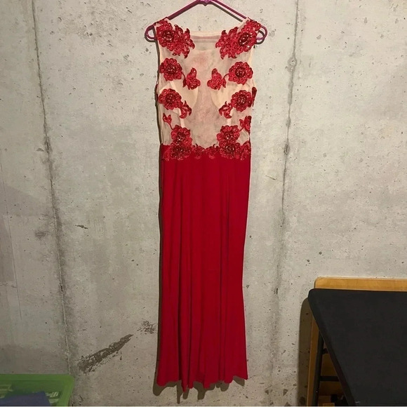 Nina Nischelle Red Floral Sheer Cocktail Party Prom Dress Size 12 Sewn In Pads - Picture 7 of 11
